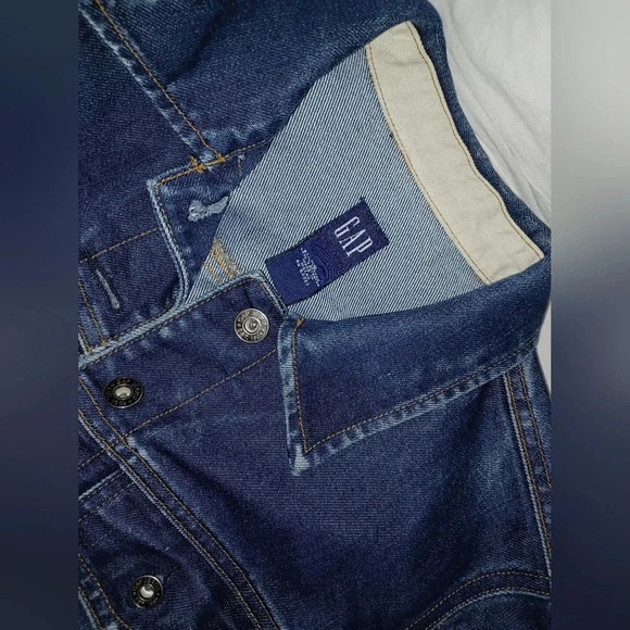 A Gap Blue Denim Jean Jacket - Picture 4 of 6